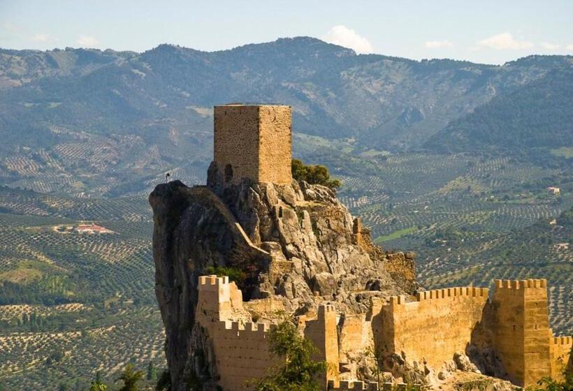 هتل Ciudad De Cazorla