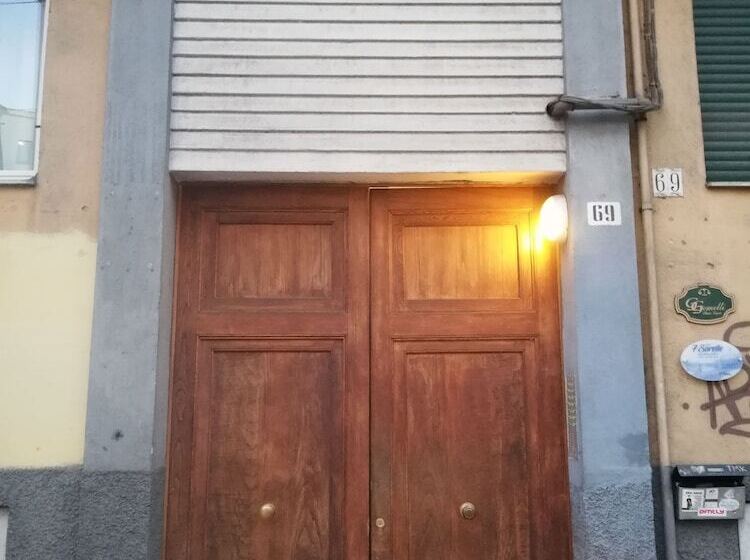 7 Sorelle B&b Camere In Pieno Centro Città Con Bagno Privato, Free High Speed Wi Fi, Netflix