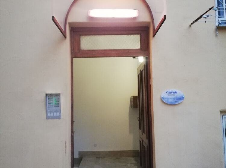 7 Sorelle B&b Camere In Pieno Centro Città Con Bagno Privato, Free High Speed Wi Fi, Netflix