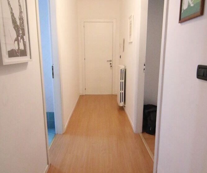 7 Sorelle B&b Camere In Pieno Centro Città Con Bagno Privato, Free High Speed Wi Fi, Netflix