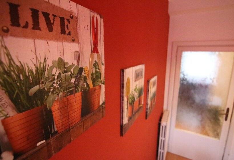 7 Sorelle B&b Camere In Pieno Centro Città Con Bagno Privato, Free High Speed Wi Fi, Netflix