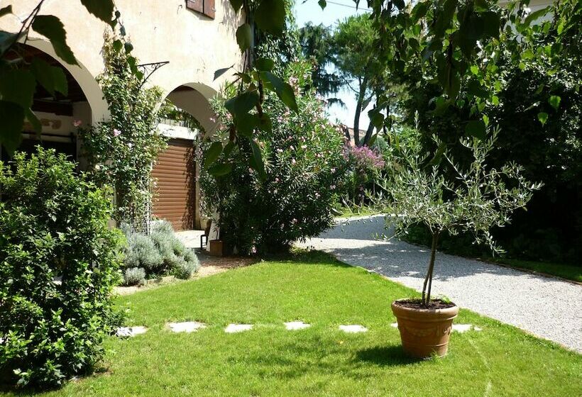 مبيت وإفطار Antica Casa Sandri