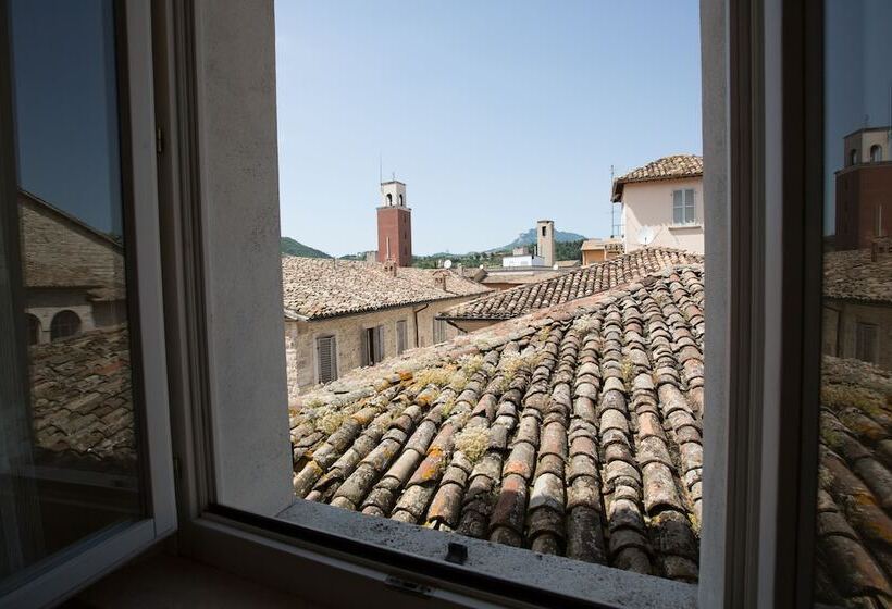 تختخواب و صبحانه Antica Maison