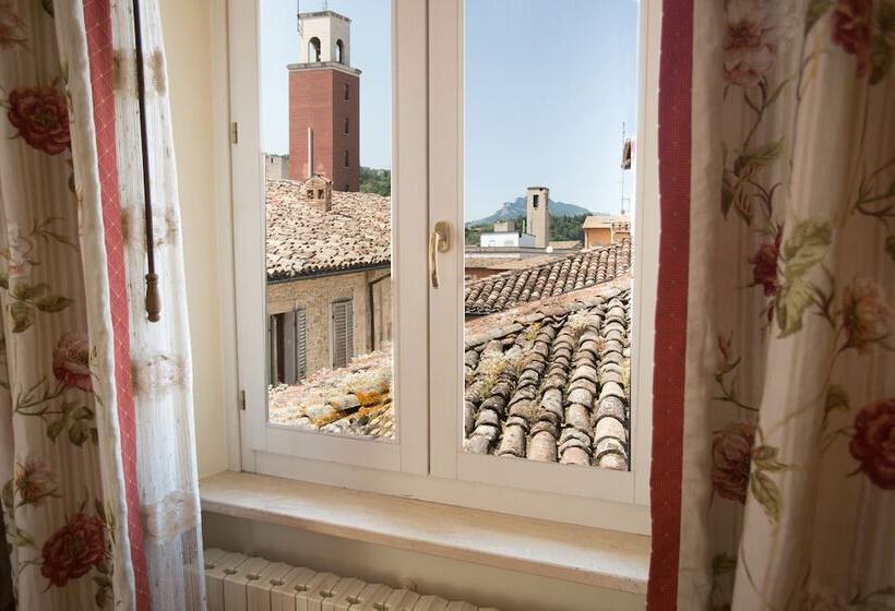 تختخواب و صبحانه Antica Maison