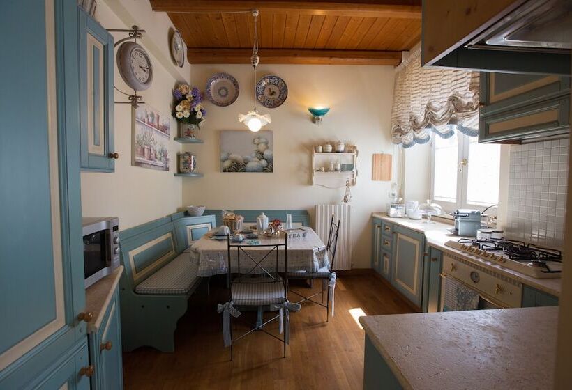 تختخواب و صبحانه Antica Maison