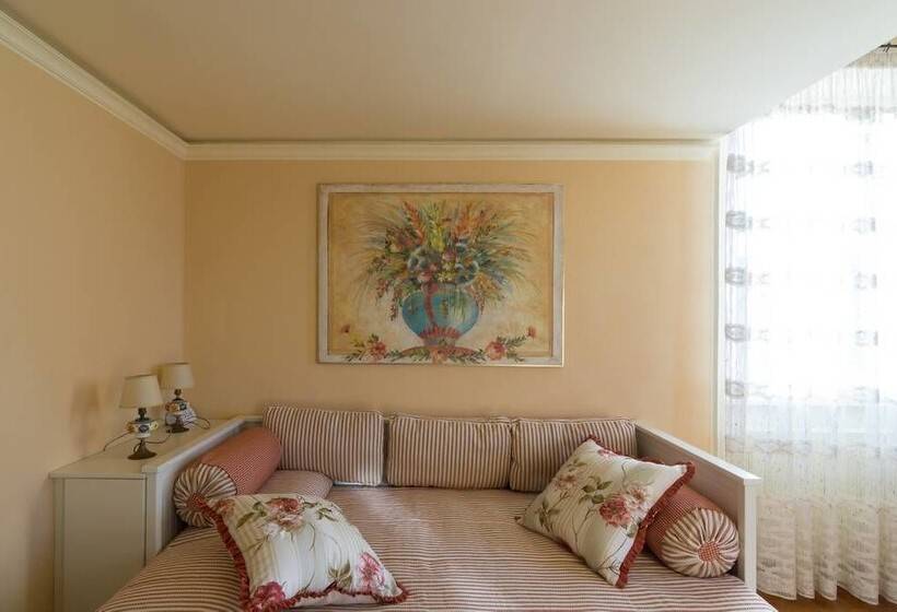 تختخواب و صبحانه Antica Maison