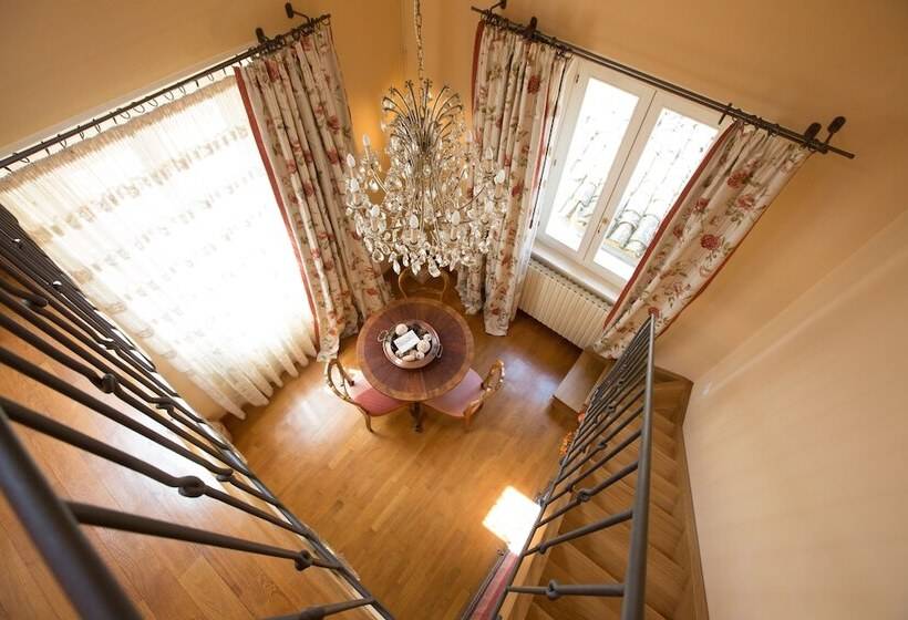 تختخواب و صبحانه Antica Maison