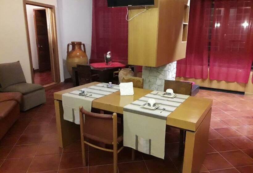 צימר Borgo La Pineta