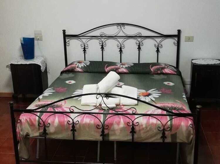 צימר Borgo La Pineta