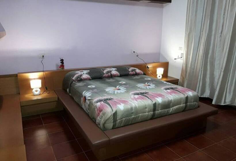 צימר Borgo La Pineta