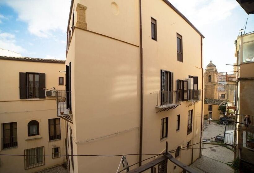 تختخواب و صبحانه Suite Dreams