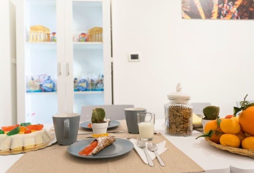 تختخواب و صبحانه Suite Dreams