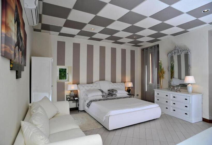 여관 Trattoria Laghee Con Alloggio