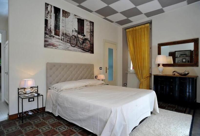 여관 Trattoria Laghee Con Alloggio