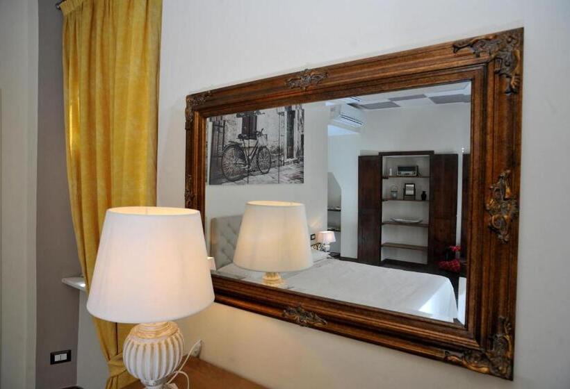 여관 Trattoria Laghee Con Alloggio