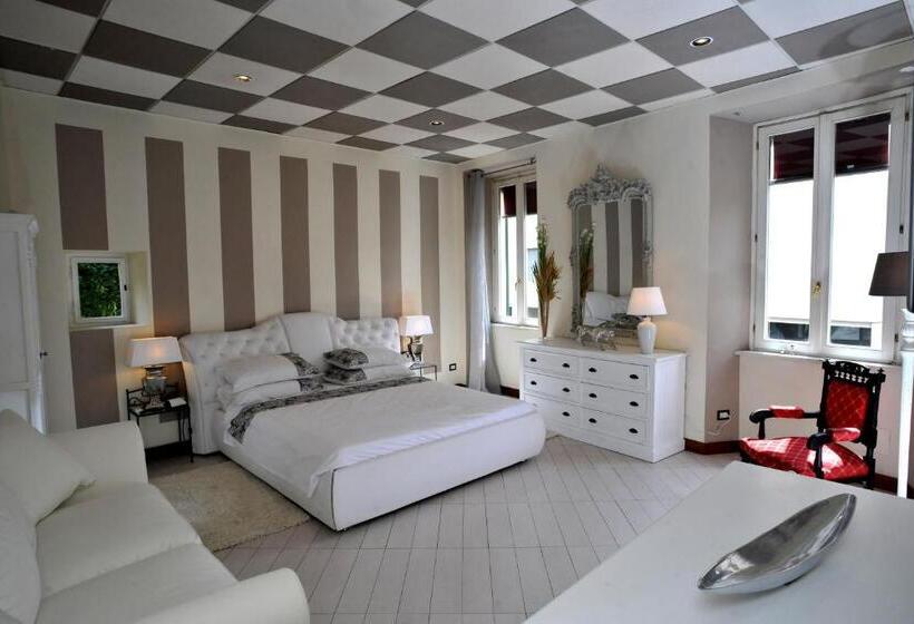 여관 Trattoria Laghee Con Alloggio