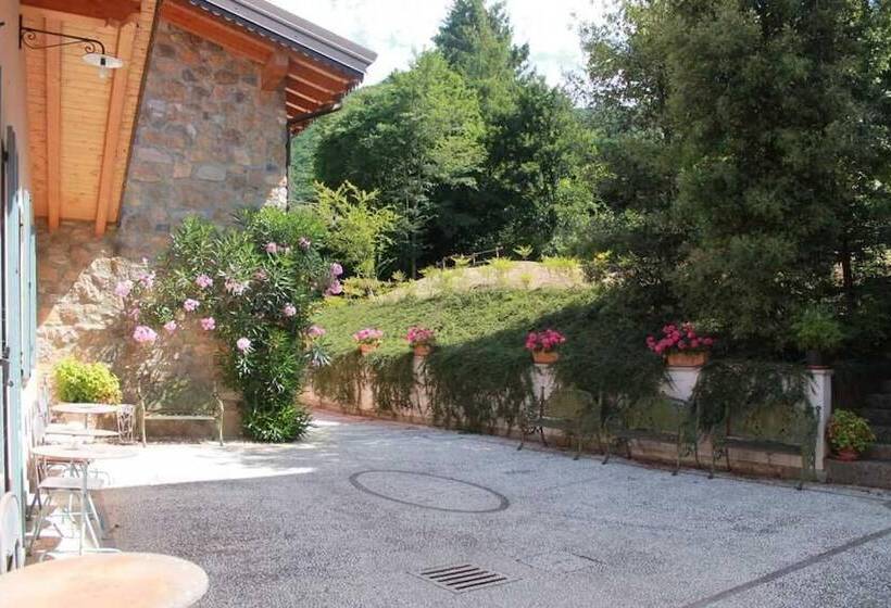 בית מלון כפרי Borgo Alla Sorgente