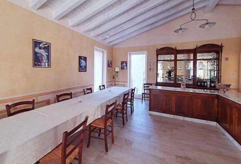 בית מלון כפרי Borgo Alla Sorgente