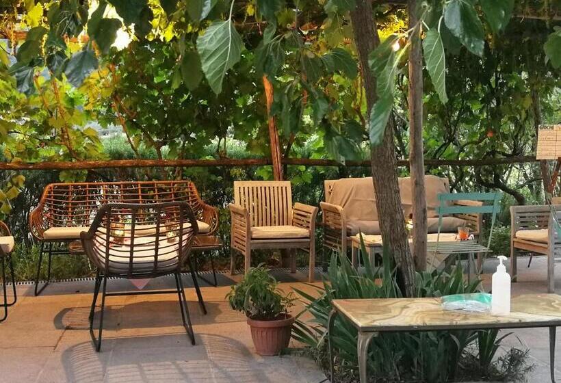 فندق ريفى Bioagriturismo Podere Montisi