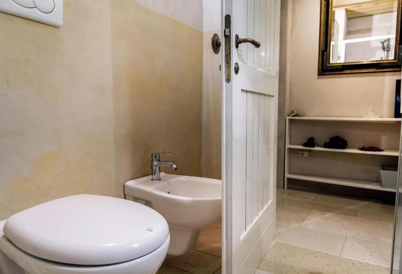 فندق ريفى Bioagriturismo Podere Montisi