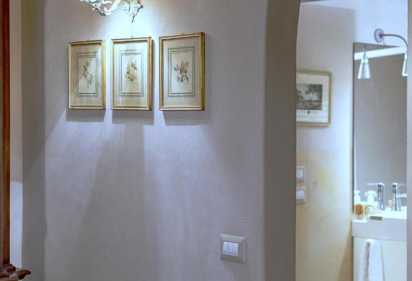 فندق ريفى Bioagriturismo Podere Montisi