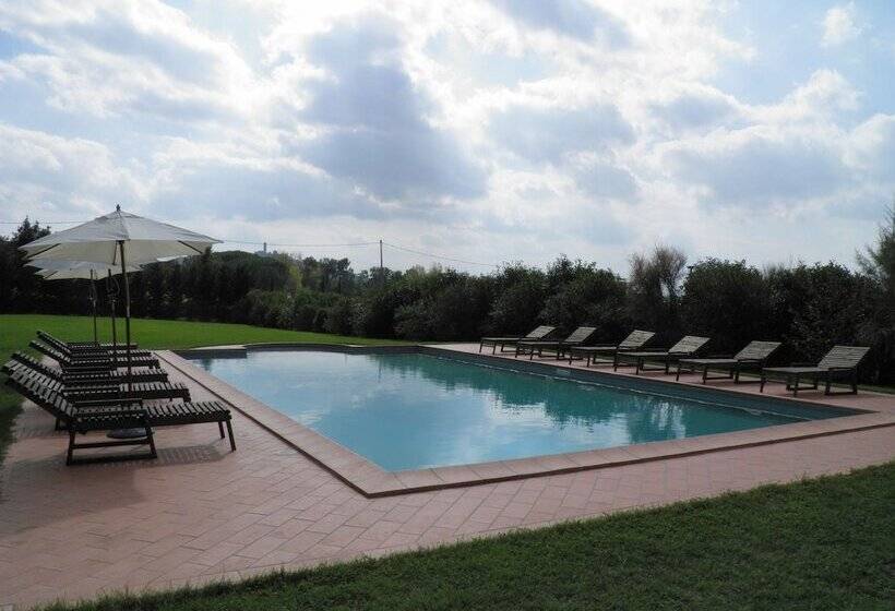 هتل روستایی Borgo Santa Lucia