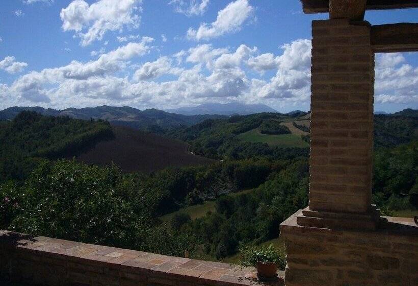 בית מלון כפרי Borgo Storico Cisterna