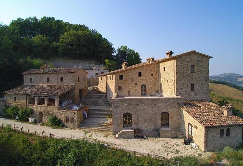 בית מלון כפרי Borgo Storico Cisterna