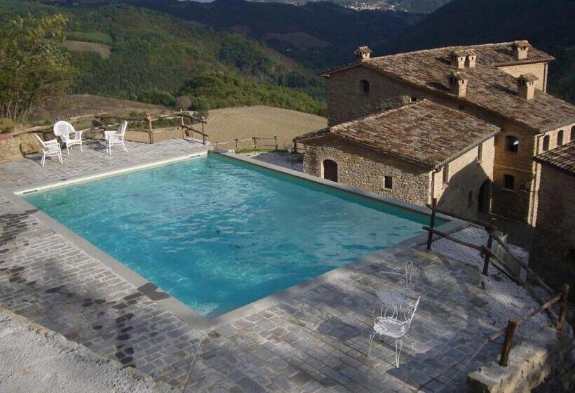 בית מלון כפרי Borgo Storico Cisterna