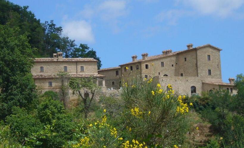 בית מלון כפרי Borgo Storico Cisterna