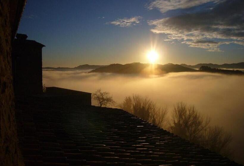 בית מלון כפרי Borgo Storico Cisterna