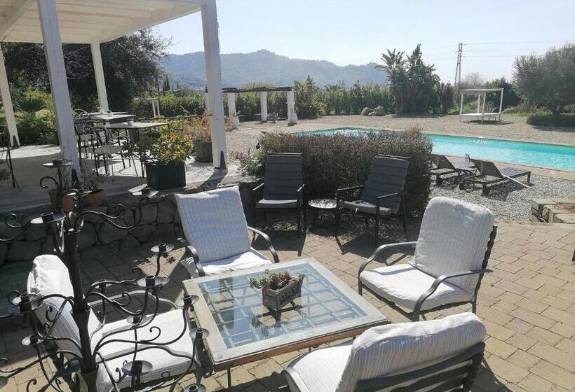 Сельский отель Tenuta Edone  Country House