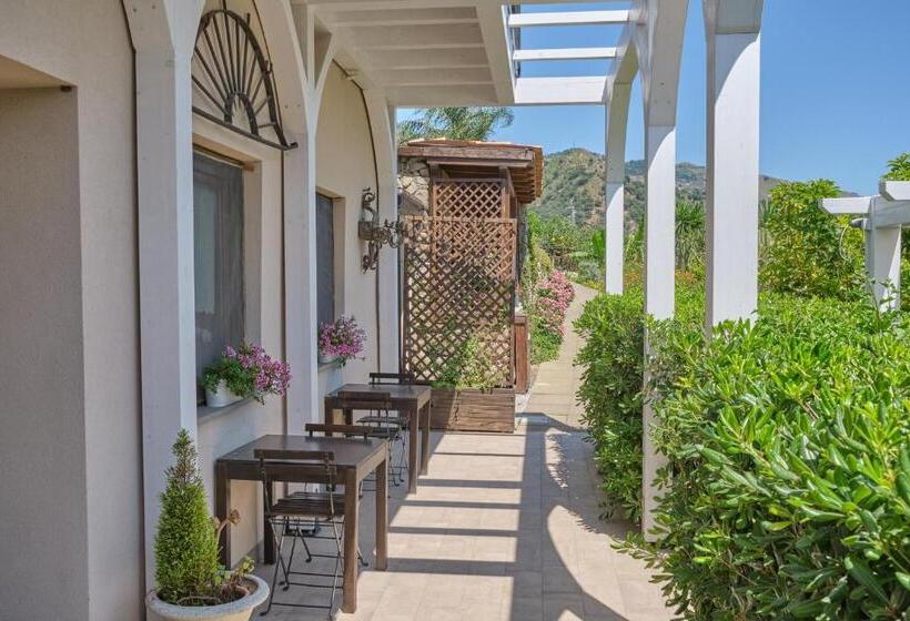 Сельский отель Tenuta Edone  Country House