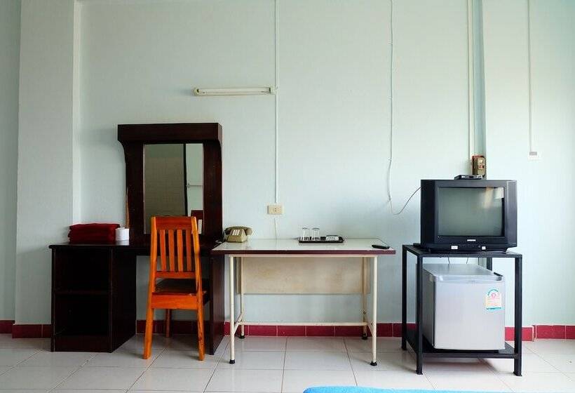 호텔 Thairungruang Backpackers Suratthani