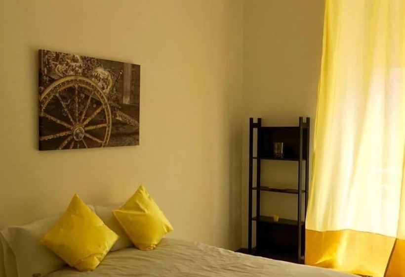 بنسيون Ficurinia Guest House