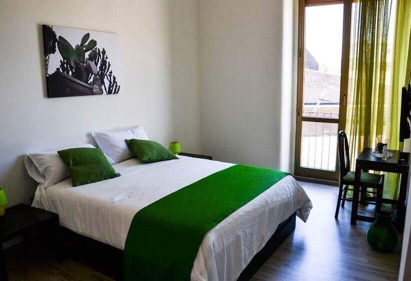 بنسيون Ficurinia Guest House