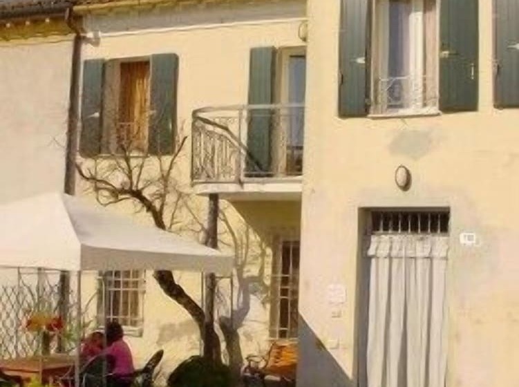 مبيت وإفطار Casa Cortesi