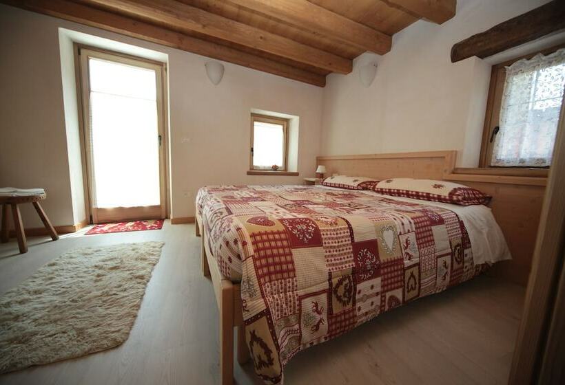 簡易ホテル Albergo Diffuso Valcellina E Val Vajont In Casso