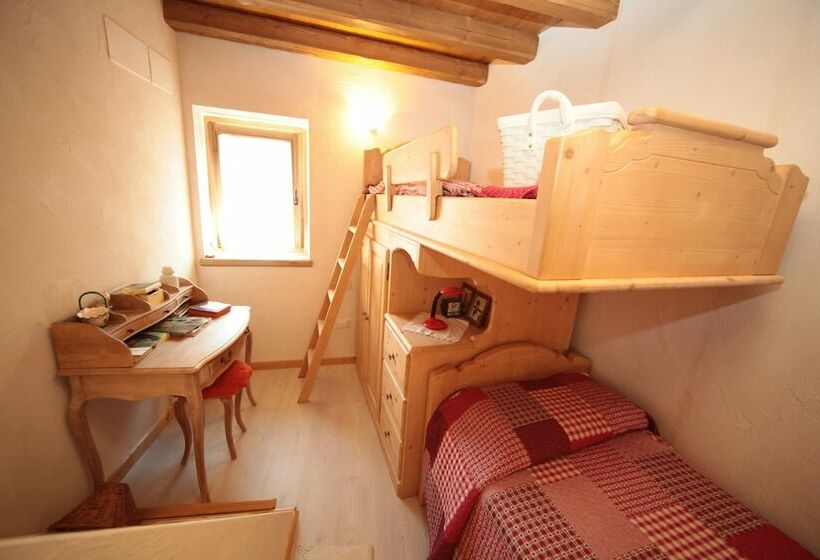 簡易ホテル Albergo Diffuso Valcellina E Val Vajont In Casso