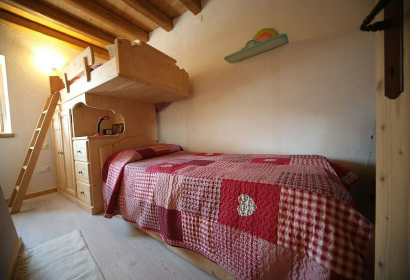 簡易ホテル Albergo Diffuso Valcellina E Val Vajont In Casso
