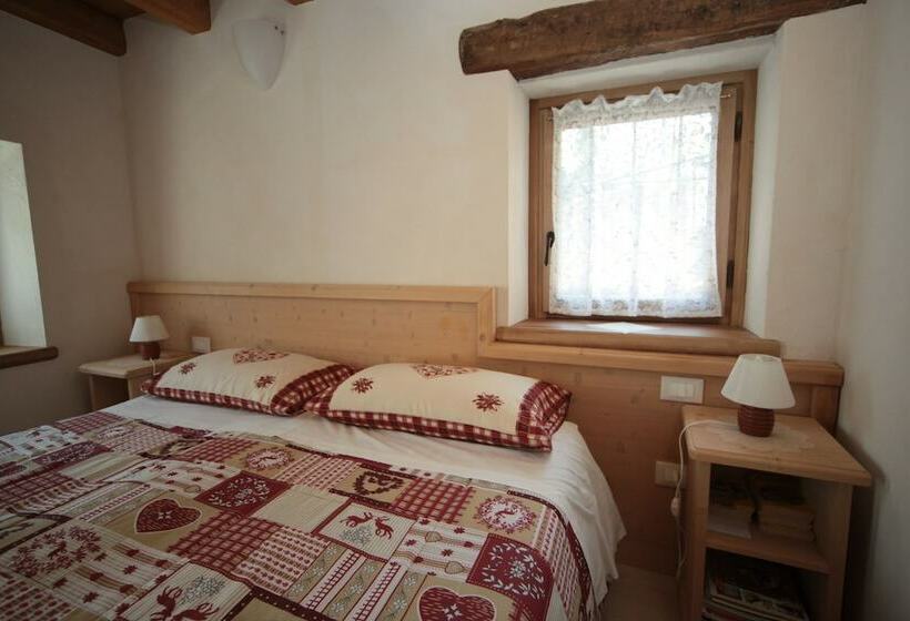 簡易ホテル Albergo Diffuso Valcellina E Val Vajont In Casso