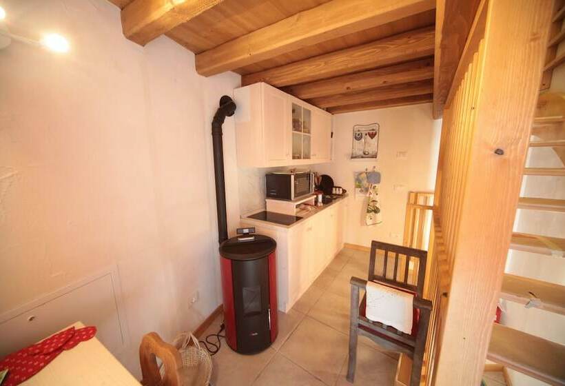 簡易ホテル Albergo Diffuso Valcellina E Val Vajont In Casso