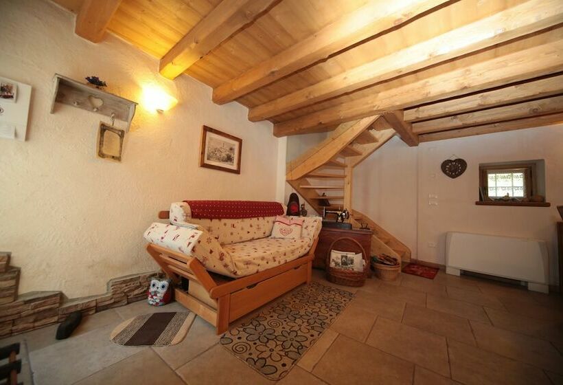簡易ホテル Albergo Diffuso Valcellina E Val Vajont In Casso