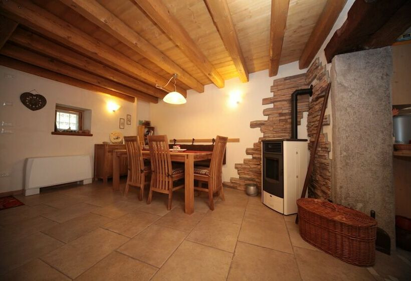 簡易ホテル Albergo Diffuso Valcellina E Val Vajont In Casso