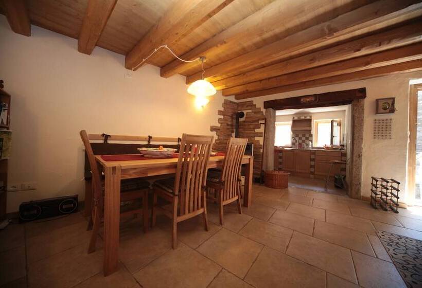 簡易ホテル Albergo Diffuso Valcellina E Val Vajont In Casso