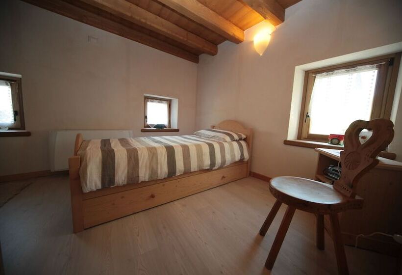 簡易ホテル Albergo Diffuso Valcellina E Val Vajont In Casso