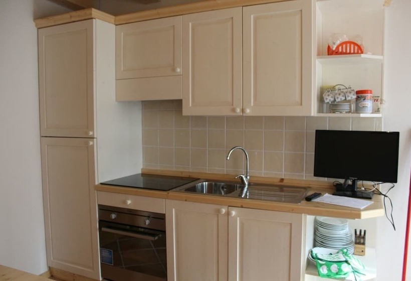 簡易ホテル Albergo Diffuso Valcellina E Val Vajont In Erto