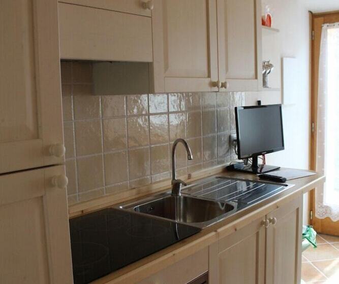 簡易ホテル Albergo Diffuso Valcellina E Val Vajont In Erto