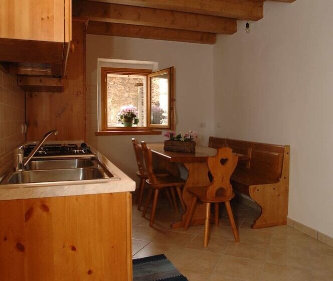 簡易ホテル Albergo Diffuso Valcellina E Val Vajont In Erto