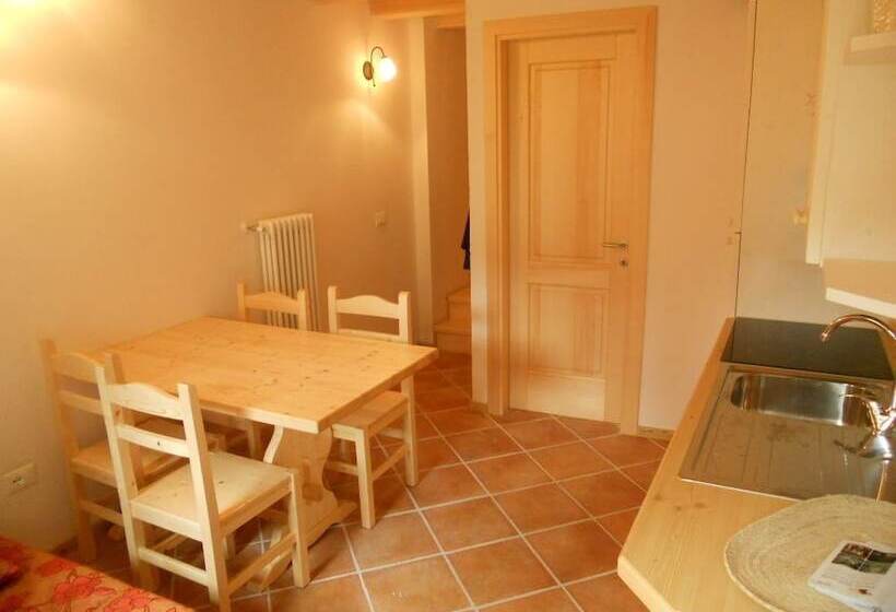 簡易ホテル Albergo Diffuso Valcellina E Val Vajont In Erto